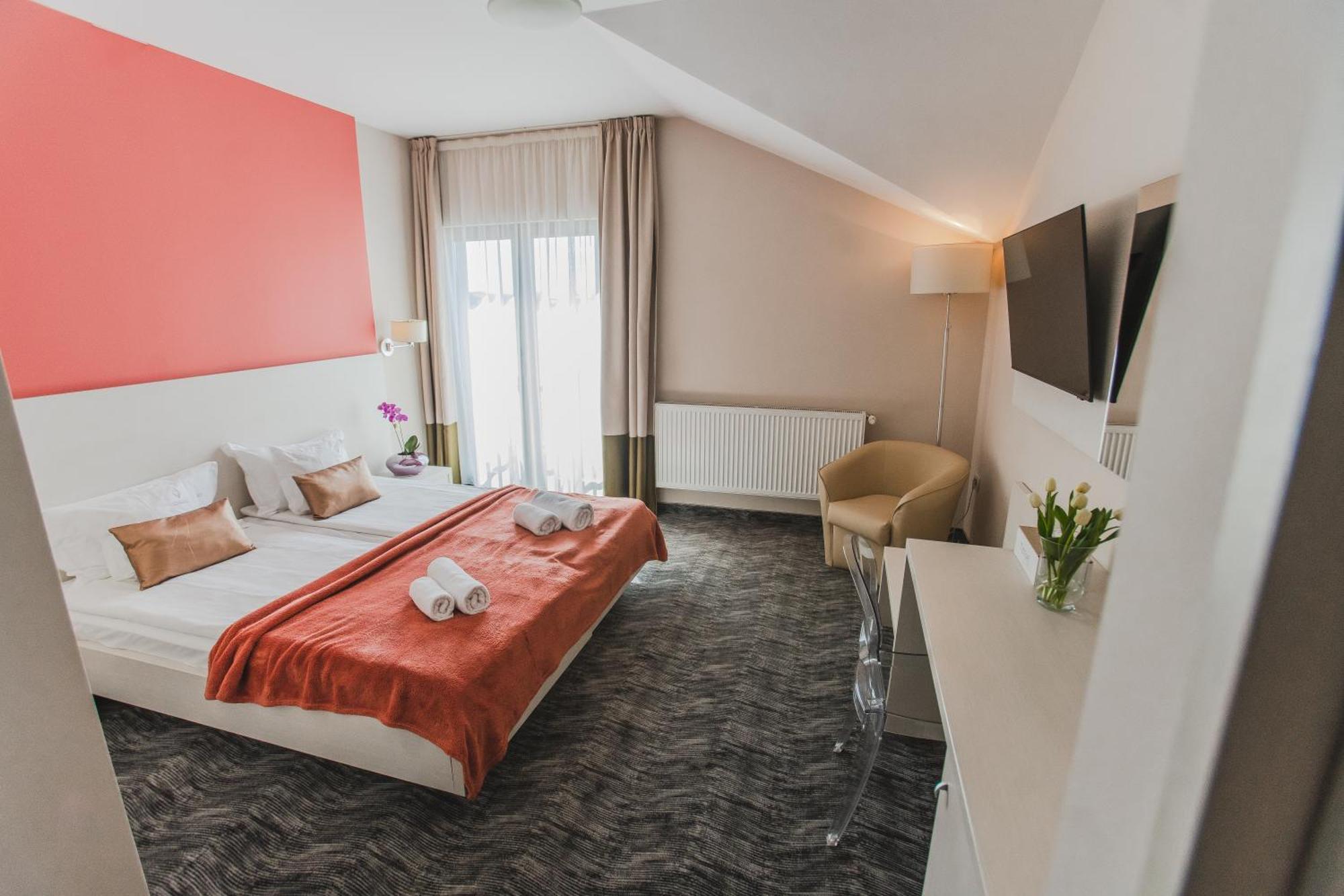 Caro Boutique Hotel Oradea Eksteriør bilde